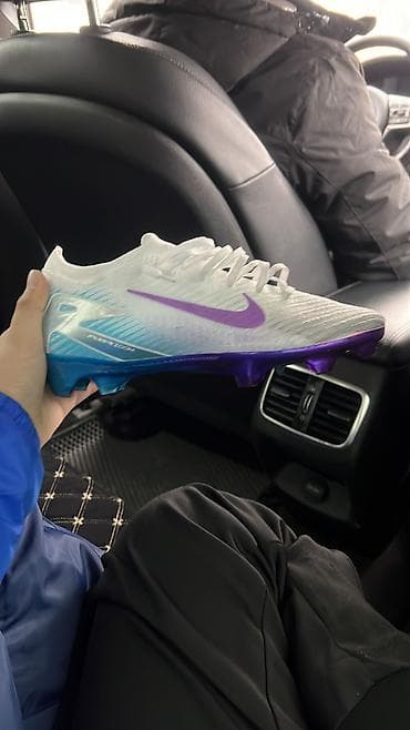 Спорт и отдых: Бутсы Nike Mercurial Vapor 16 Elite в расцветке Chromatic Pack,размер — 1