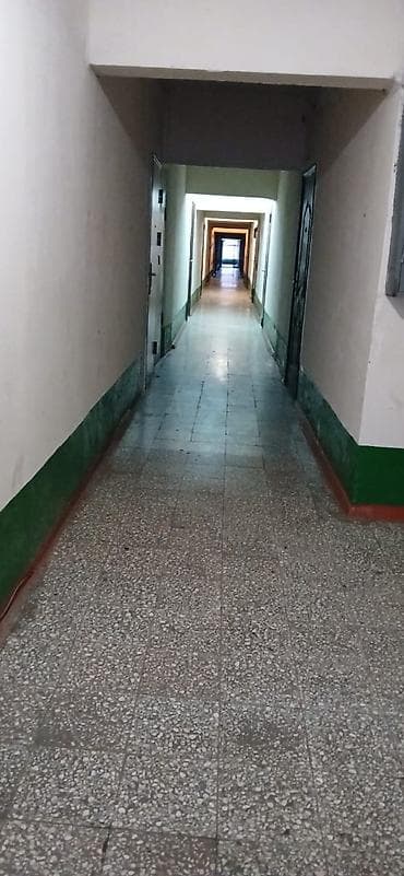 комната гостинка: 1 комната, 30 м², Индивидуалка, 5 этаж, Старый ремонт — 1