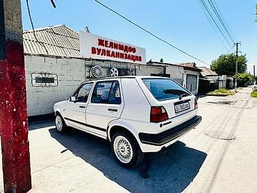 Унаа: Volkswagen Golf: 1987 г., 1.8 л, Кол менен иштөөчү, Бензин, Хетчбек — 1