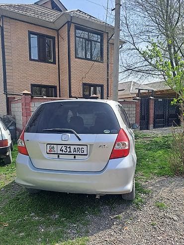 Фит сатылат абалы жакшы, Кара балтада.Обмен каралат . Honda Fit (с