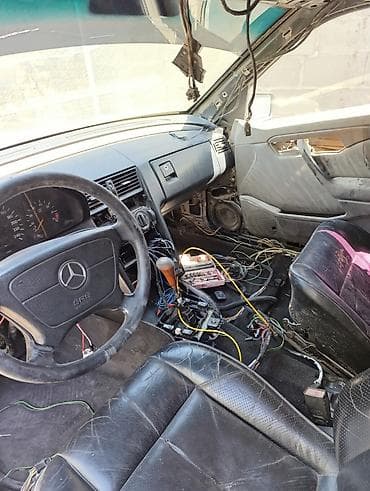 grand cherokee: Mercedes-Benz C-Class: 1993 г., 2.2 л, Механика — 3