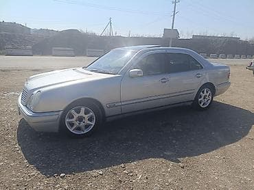 гитара brahner: Mercedes-Benz E‑Class (W210), салон и оборудование. - Кузов: седан — 7