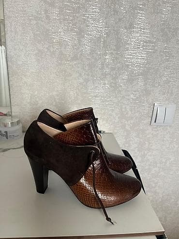 Ботинки и ботильоны: Женские ботильоны на высоком устойчивом каблуке. - Материалы — 3