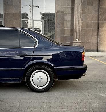 Унаа: BMW 5 series: 1990 г., 2 л, Кол менен иштөөчү, Бензин, Седан — 6