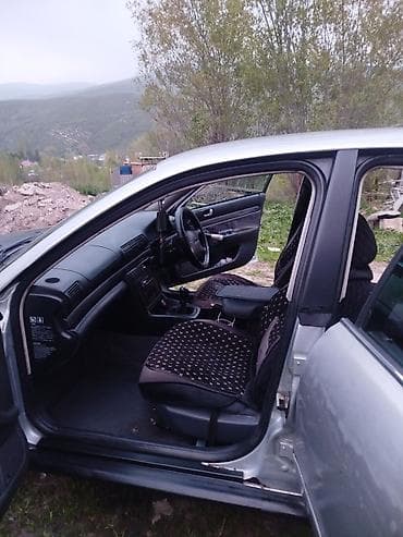 салон е46: Audi A4: 1996 г., 1.8 л, Кол менен иштөөчү, Бензин, Седан — 5