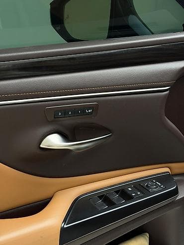 Продажа авто: Lexus ES: 2018 г., 2.5 л, Автомат, Гибрид, Седан — 9
