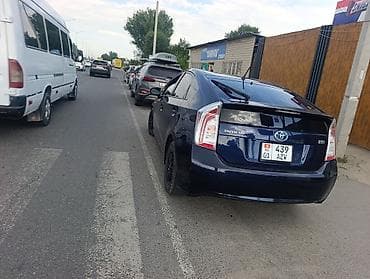 gac gs3: Toyota Prius: 2014 г., 1.8 л, Автомат, Гибрид, Хэтчбэк — 3