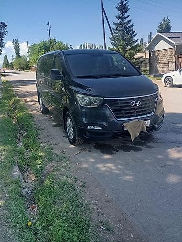 Транспорт: Hyundai H-1: 2018 г., 2.5 л, Механика, Дизель, Минивэн — 9