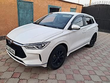 машина byd e2: BYD E2: 2022 г., Электромобиль, Кроссовер — 1