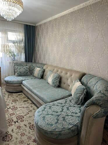 кресло классическое: Угловой диван, C подушками — 1