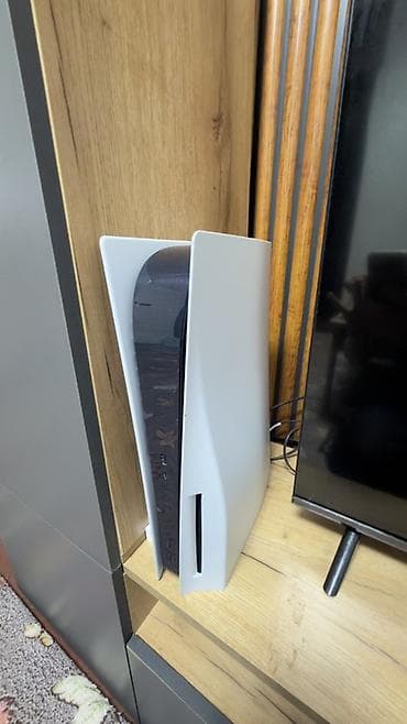 PlayStation 5 (CFI-1200A) — версия с дисководом Комплектация: -
