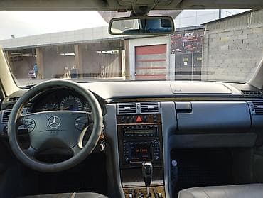 Mercedes-Benz E-Class: 2001 г., 2.8 л, Автомат, Бензин, Седан — 9