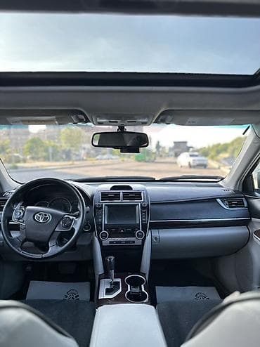 Продажа авто: Toyota Camry: 2012 г., Бензин, Седан — 5