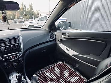 салон g30: Hyundai Solaris: 2013 г., 1.6 л, Механика, Бензин, Седан — 10