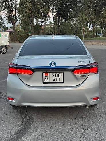 coroll: Toyota Corolla: 2020 г., 1.8 л, Вариатор, Электромобиль, Седан — 3