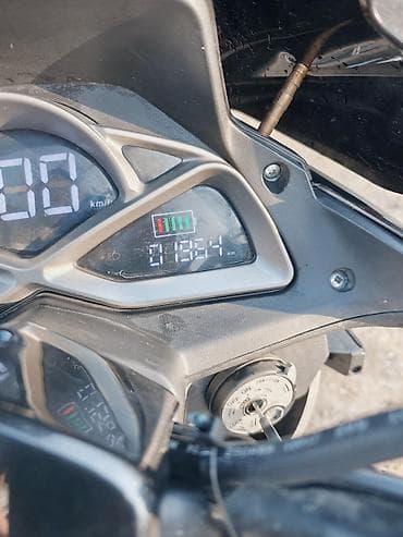 скоростной скутер: Скутер Limi (черный) + мотошлем Описание: - Городской скутер Limi с — 7