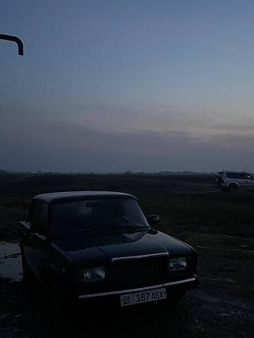 скутер исфана: ВАЗ (ЛАДА) 2107: 1999 г., Кол менен иштөөчү, Седан — 2