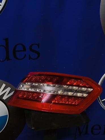 mers 212: Задний правый стоп-сигнал Mercedes-Benz 2010 г., Б/у, Оригинал, Япония — 1
