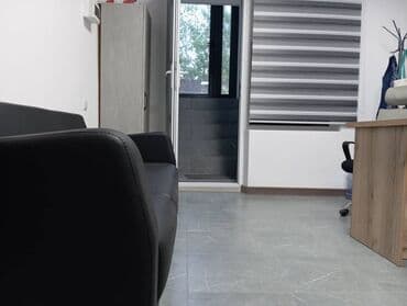 связи выездом продаю: Сдаю Офис, 45 м², В жилом комплексе, С оборудованием, С отдельным входом, С отдельным сан узлом — 4