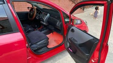 автомобиль бу: Honda Jazz: 2005 г., 1.5 л, Механика, Бензин — 7