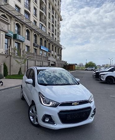 Chevrolet Spark: 2016 г., 1 л, Вариатор, Бензин, Хэтчбэк