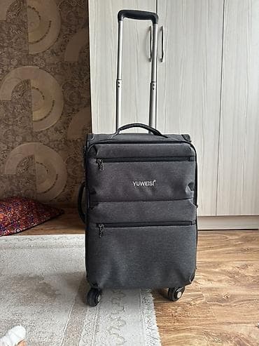 Чемоданы: Чемодан, Новый, Материал: Полиэстер, Маленький (до 40 л), Водонепроницаемость, Вращающиеся колеса на 360°, Кодовый замок — 5