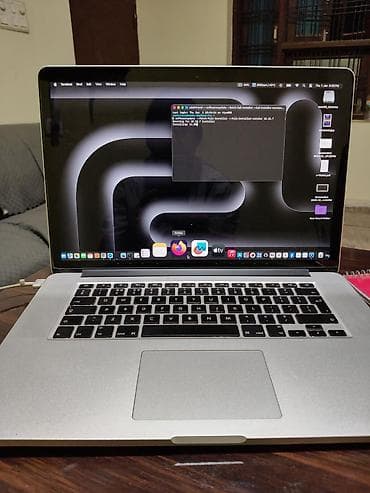 MacBook pro 2015 15.4 2880x1440p 2K Retina 16GB Оперативной памяти