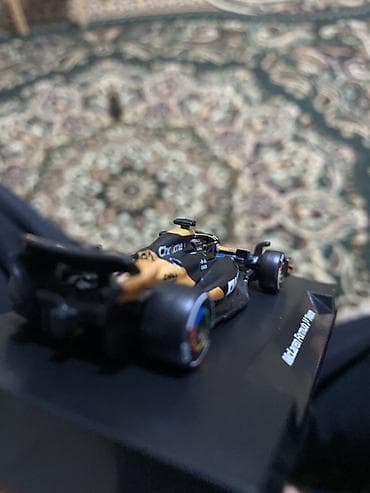 Искусство и коллекционирование: Hot wheels Коллекционная модель болида McLaren Formula 1 Team. - — 4