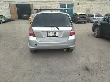 Продажа авто: Honda Fit: 2003 г., Хэтчбэк — 3