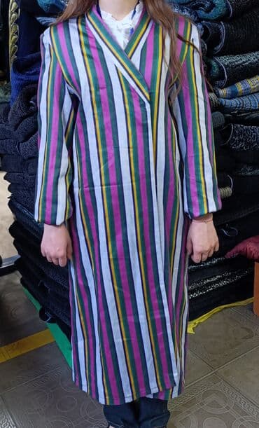 кыргыз чапаны: Узбекский Чапан из ткани Бекасам, новый. Подклад серо-голубой. Размер — 3