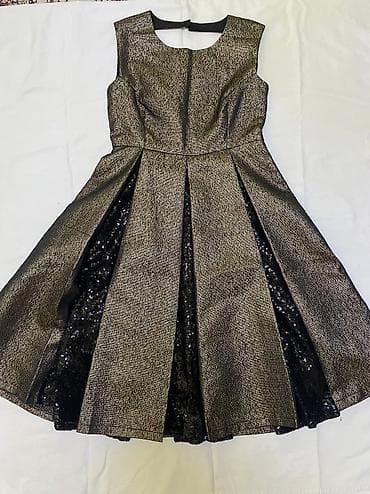 Срочно продаются платья Турция Пекин на выход одевала 1 раз есть и