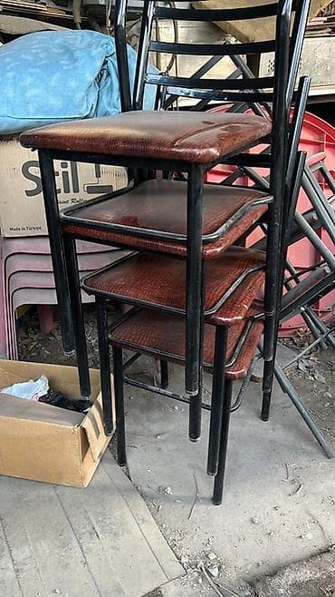 цветные барные стулья: Стул для кафе, ресторанов, Б/у, Железо, цвет - Коричневый — 1
