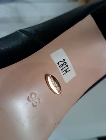 черные каблуки: Очень красивые туфли на каблуках, в идеальном состоянии. Одевала 1 — 3