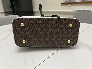с кожомкул: Рюкзак Michael Kors, модель в фирменном монограмном канвасе MK — 3