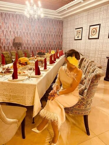 Вечернее платье, Длинная модель, Без рукавов, Перья, S