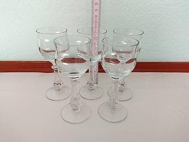 пивная: Продаю: 1. Пивной бокал. Объём 0,5 л. Цена 150 сом; 2. Пивная кружка — 7