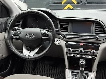 Hyundai Elantra: 2018 г., 2 л, Автомат, Бензин, Седан — 9