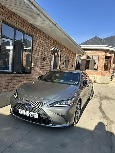 audi q3: Lexus ES: 2019 г., Гибрид, Седан — 1