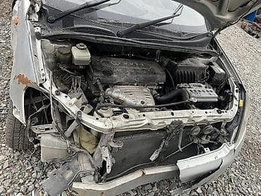 jetta 2: Toyota Ipsum: 2001 г., 2.4 л, Бензин — 6