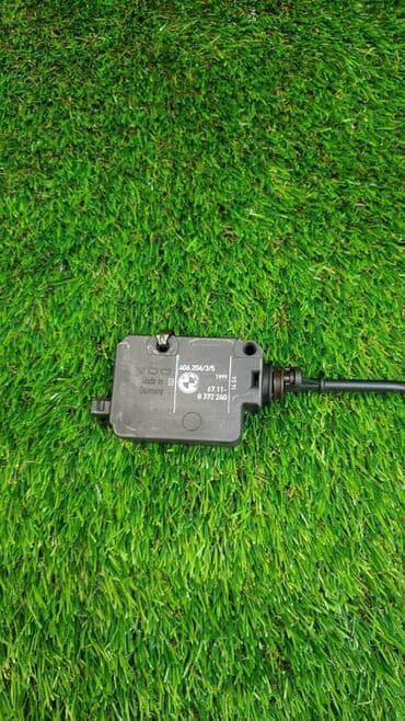 e46: Активатор замка крышки бензобака BMW 3 E46 Номер 8 372 240 Состояние — 2