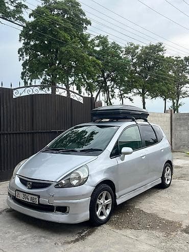 Honda Fit: 2001 г., 1.3 л, Вариатор, Бензин, Хэтчбэк — 2