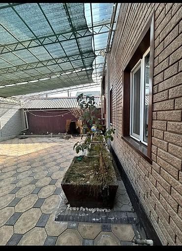 район церкви: Продается уютный мансардный дом рядом с Аламединским рынком. Площадь — 2