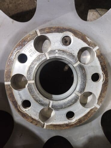 домкраты авто: Колеса в сборе 235 / 40 / R 18, 1 шт, Литые, отверстий - 5 — 3