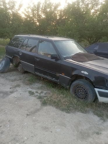 капот стрим: Mercedes-Benz 300E (W124) универсал - Кузов: универсал с рейлингами — 3