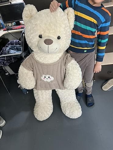 Продаю б/ в хорошем состоянии большого плюшевого медведя …. Рост 120 — 1