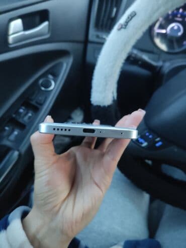 телефон китайский айфон: Poco C75, цвет - Серебристый — 1