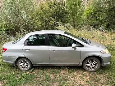 Продажа авто: Honda Fit Aria: 2004 г., 1.3 л, Автомат, Бензин, Седан — 1