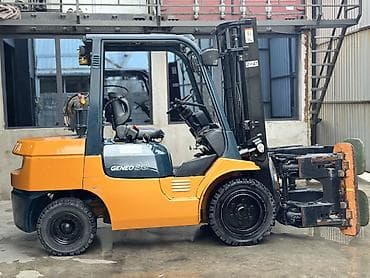 выхлоп на 124: Погрузчик, Toyota, Вилочный — 4