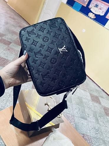 Аксессуары: Мужская барсетка LV новая только купили цена 1000 — 5