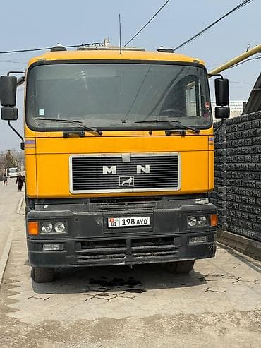 Башка транспорт: Двухмостовый (4x4 или 6x4) грузовик MAN 1997 года — это обычно серия — 5